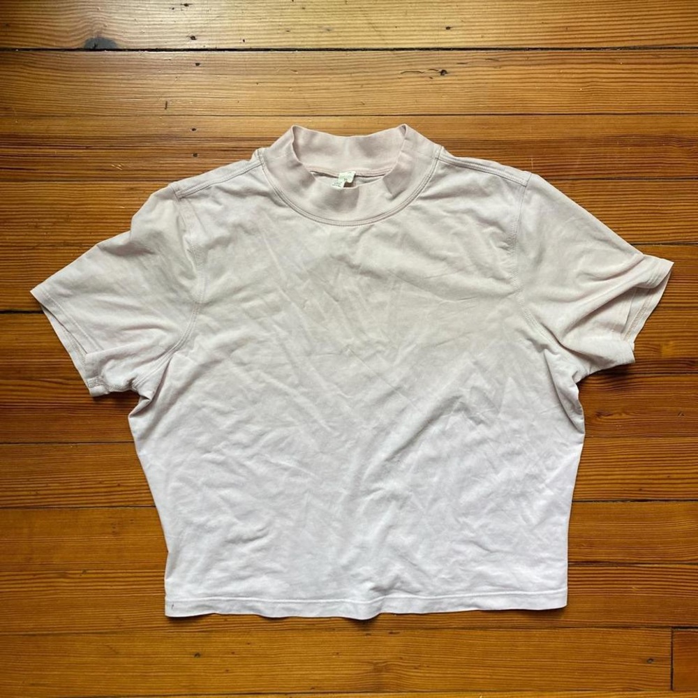 Lululemon Kitsilano light pink cropped mock neck tshirt